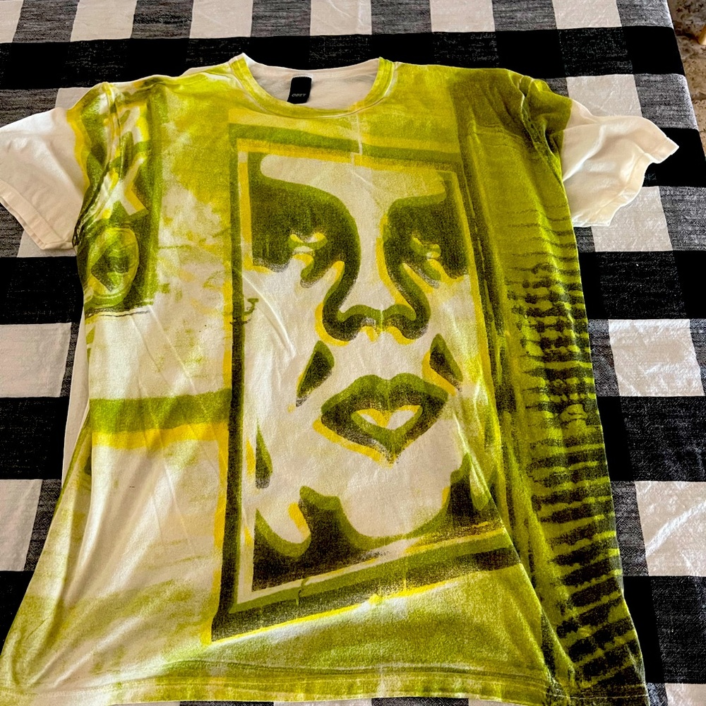 Vintage XL Obey Propaganda t-shirt in excellent condition